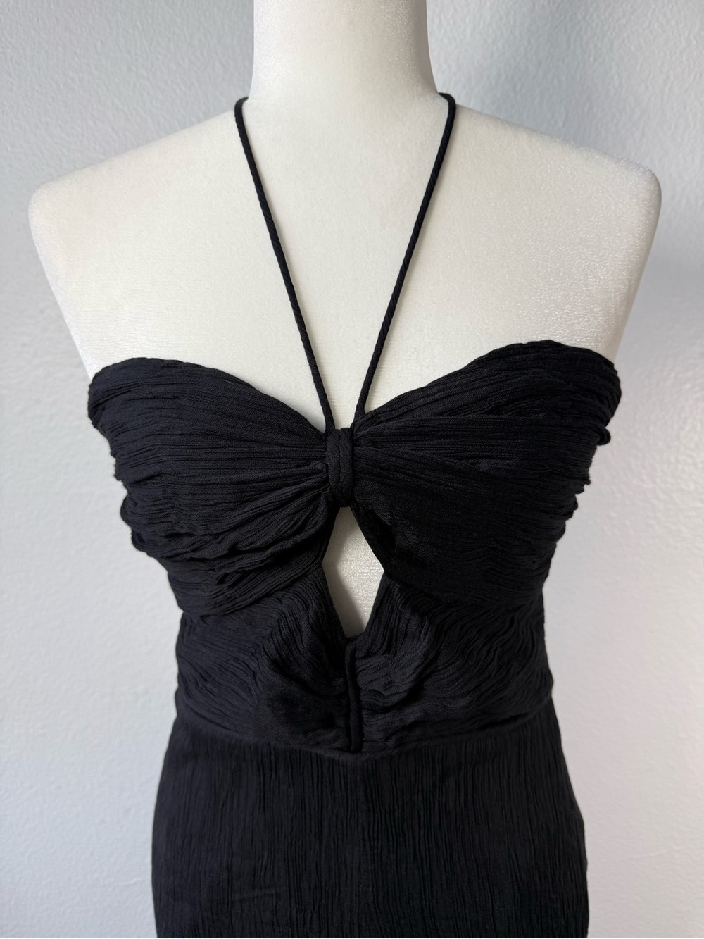 NWT Alexis Black Jada Plissé Keyhole Halter Wide-leg Jumpsuit - Picture 9 of 12